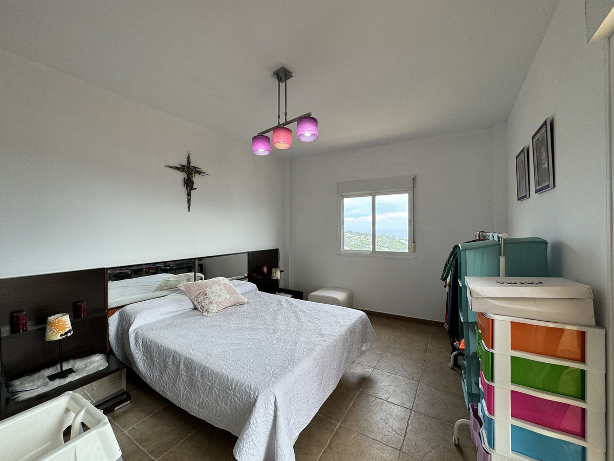 Se vende Villa - Chalet de 3 dormitorios en Costa Del Sol, Cadiz, España