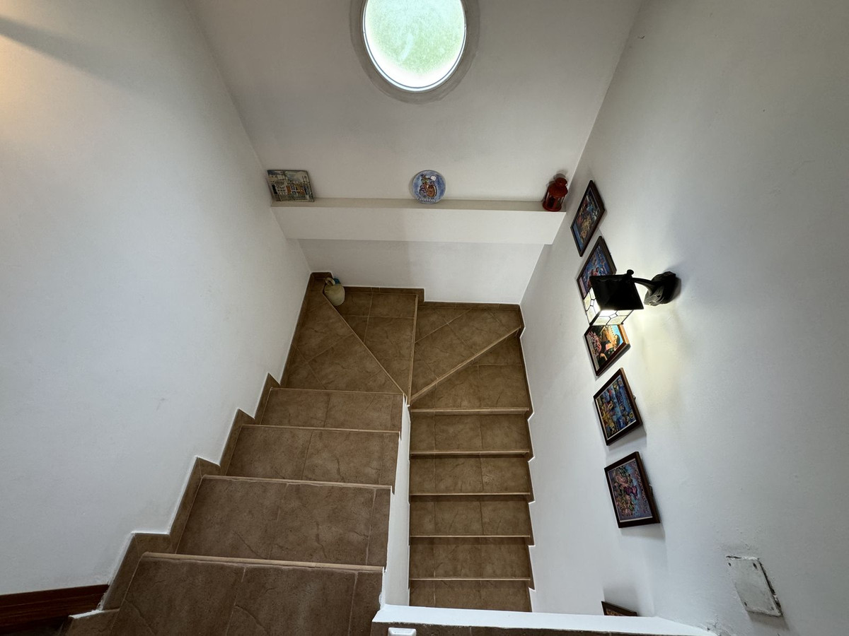 Se vende Villa - Chalet de 3 dormitorios en Costa Del Sol, Cadiz, España