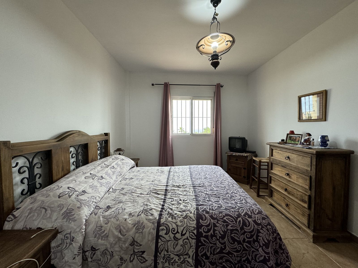 Se vende Villa - Chalet de 3 dormitorios en Costa Del Sol, Cadiz, España