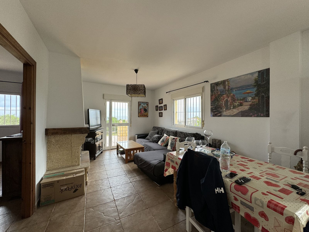 Se vende Villa - Chalet de 3 dormitorios en Costa Del Sol, Cadiz, España