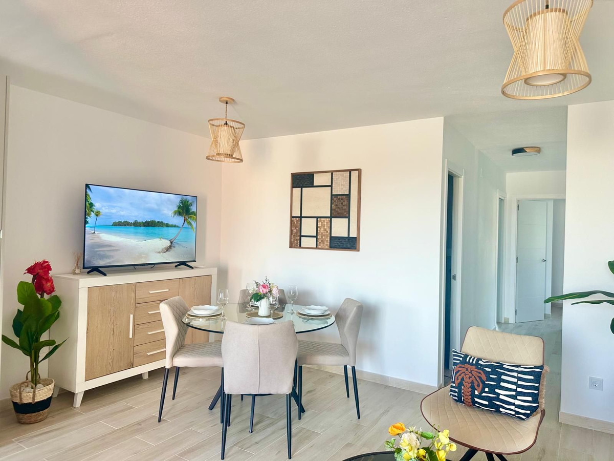 Se vende Apartamento Planta Media de 2 dormitorios en Costa Del Sol, Málaga, España