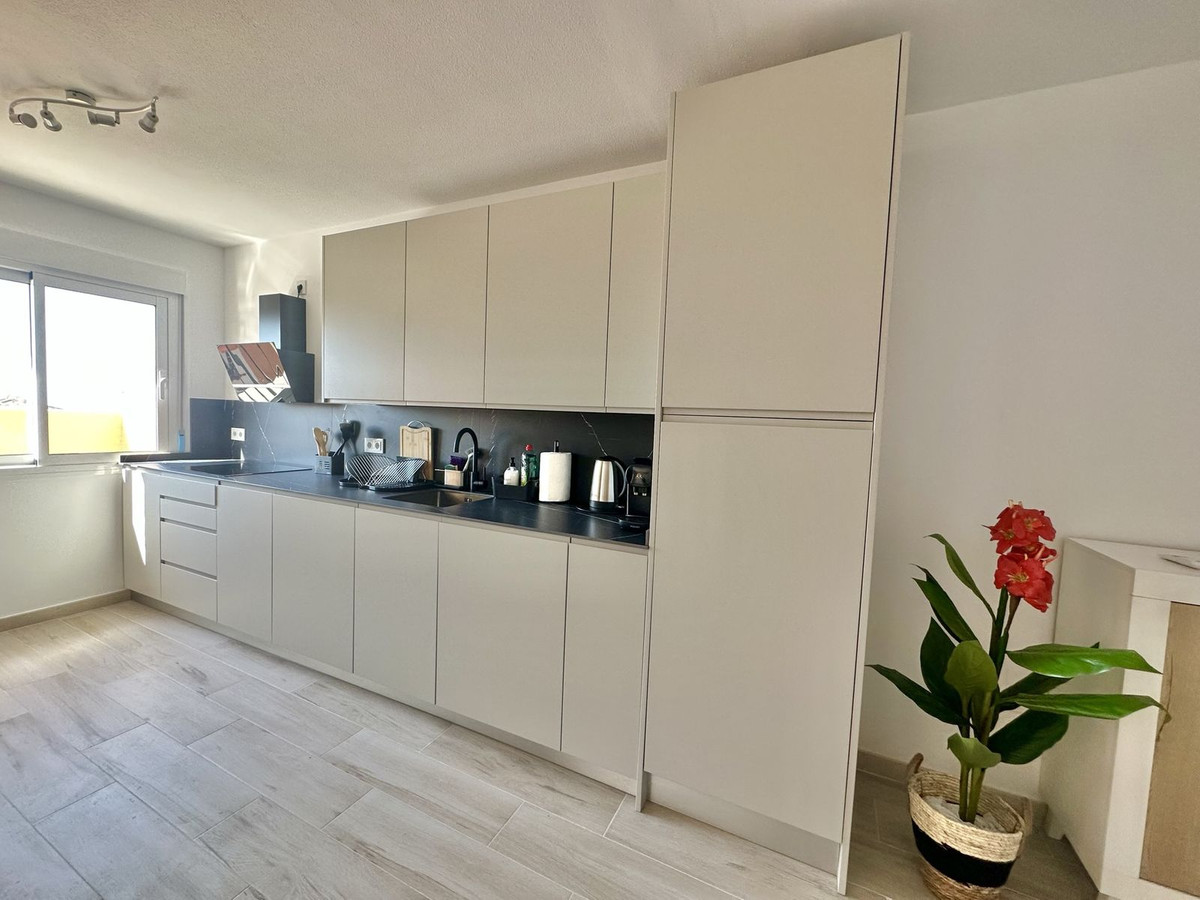 Se vende Apartamento Planta Media de 2 dormitorios en Costa Del Sol, Málaga, España