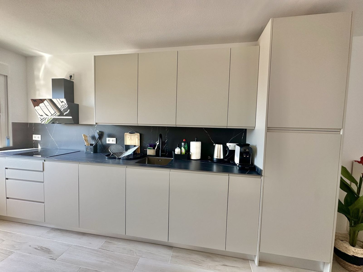 Se vende Apartamento Planta Media de 2 dormitorios en Costa Del Sol, Málaga, España