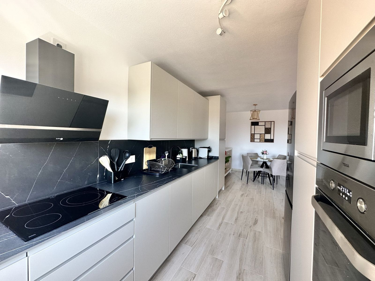 Se vende Apartamento Planta Media de 2 dormitorios en Costa Del Sol, Málaga, España