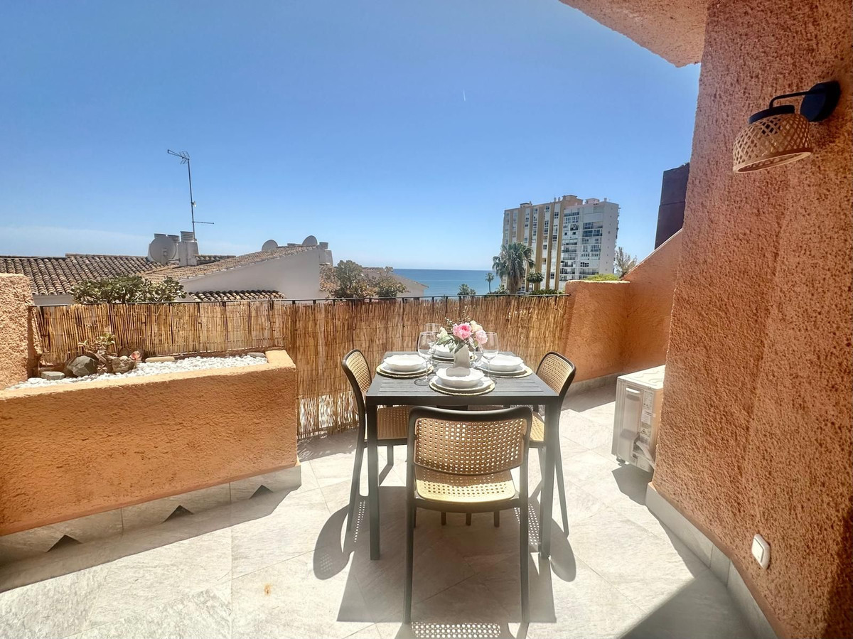 Se vende Apartamento Planta Media de 2 dormitorios en Costa Del Sol, Málaga, España