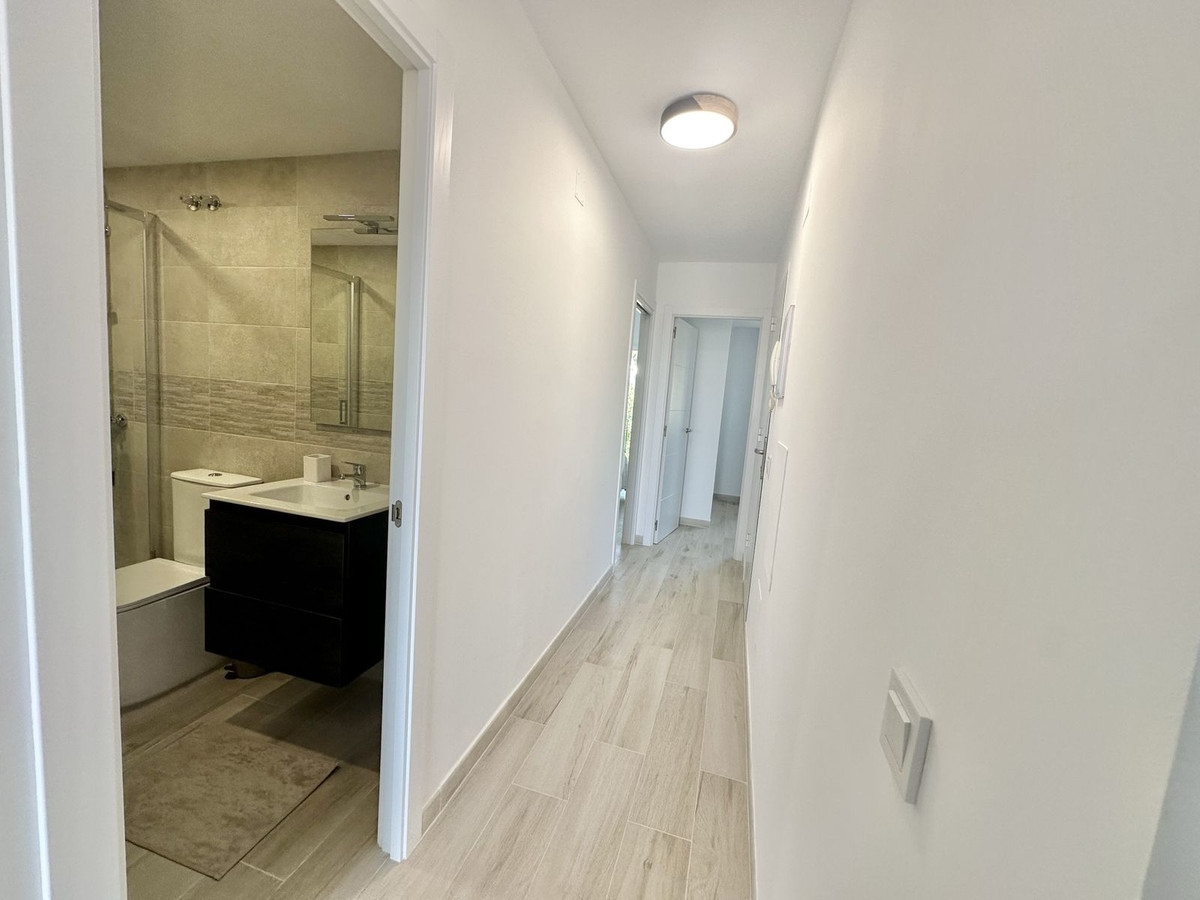 Se vende Apartamento Planta Media de 2 dormitorios en Costa Del Sol, Málaga, España