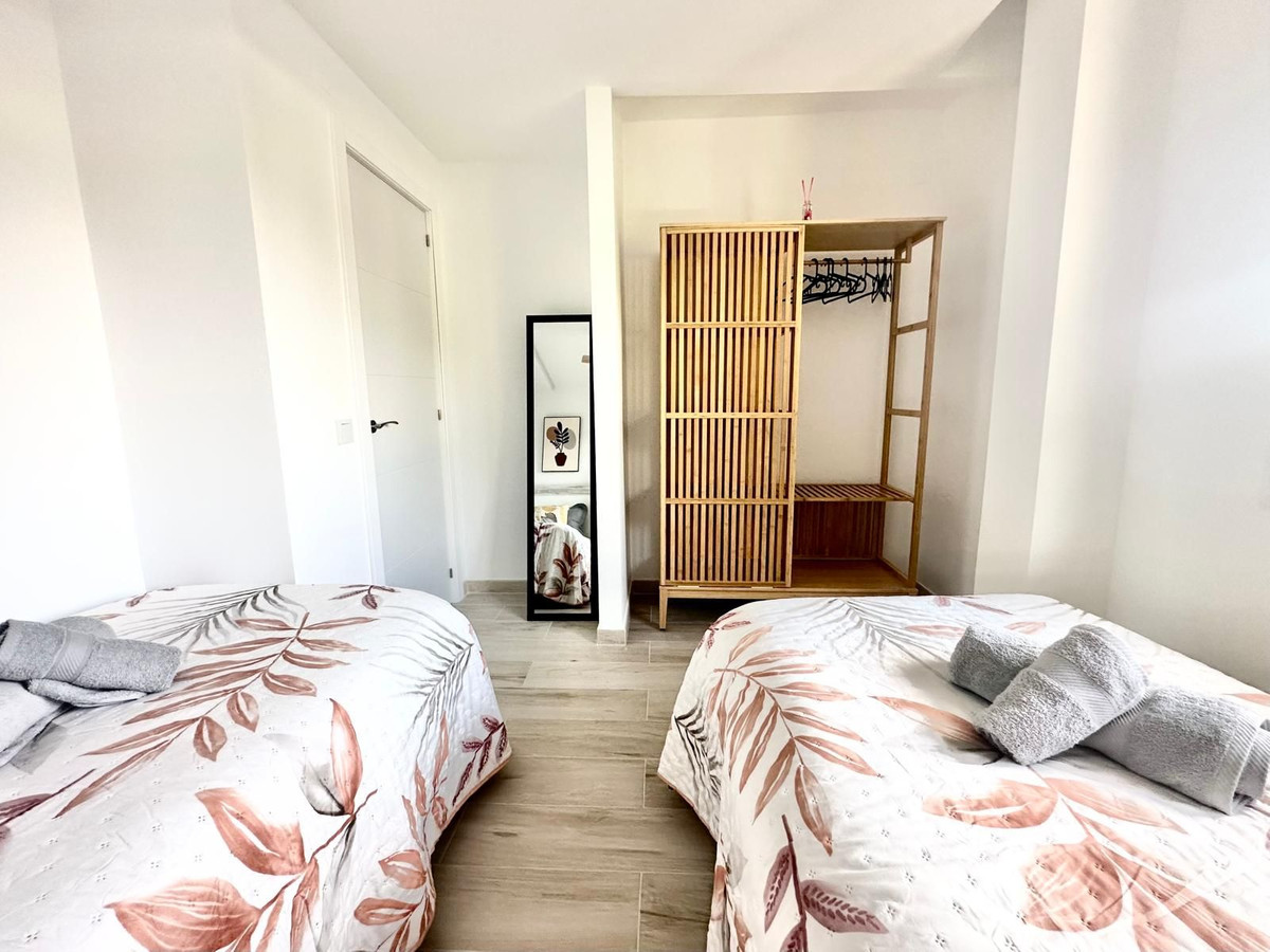 Se vende Apartamento Planta Media de 2 dormitorios en Costa Del Sol, Málaga, España