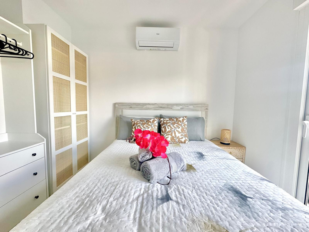 Se vende Apartamento Planta Media de 2 dormitorios en Costa Del Sol, Málaga, España