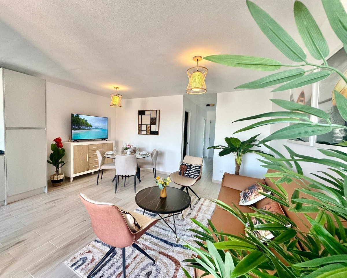 Se vende Apartamento Planta Media de 2 dormitorios en Costa Del Sol, Málaga, España