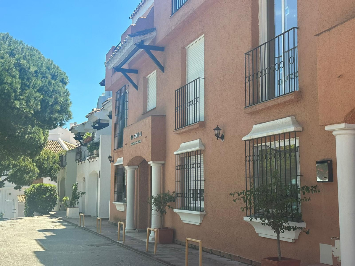 Se vende Apartamento Planta Media de 2 dormitorios en Costa Del Sol, Málaga, España