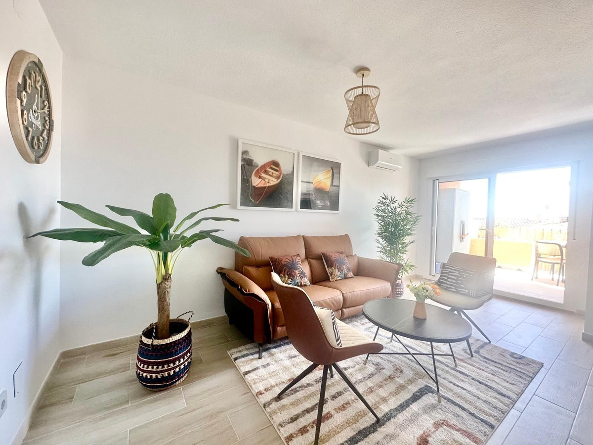 Se vende Apartamento Planta Media de 2 dormitorios en Costa Del Sol, Málaga, España