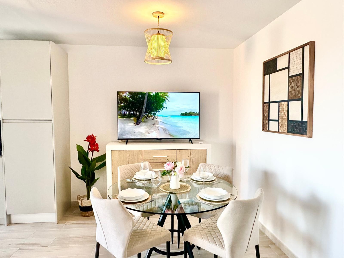 Se vende Apartamento Planta Media de 2 dormitorios en Costa Del Sol, Málaga, España