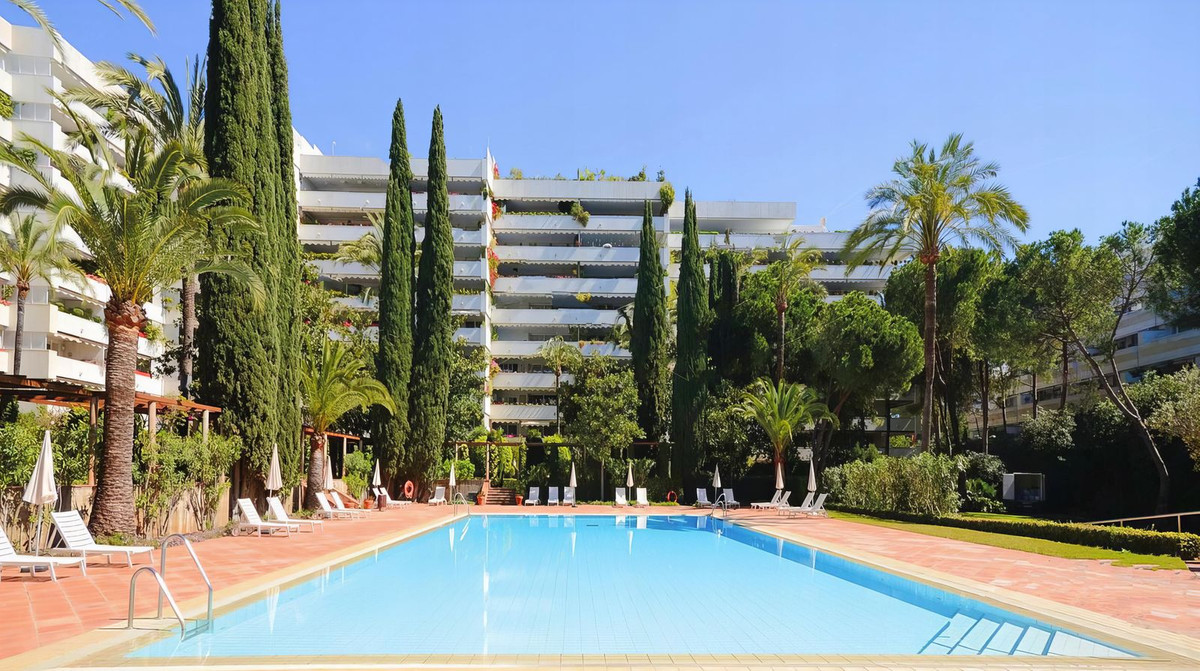 3 Bed Apartment for sale in Marbella Costa Del Sol, Málaga, Spain