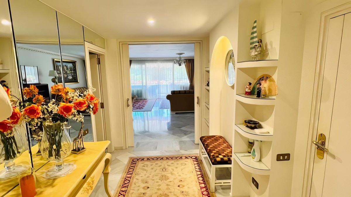 3 Bed Apartment for sale in Marbella Costa Del Sol, Málaga, Spain