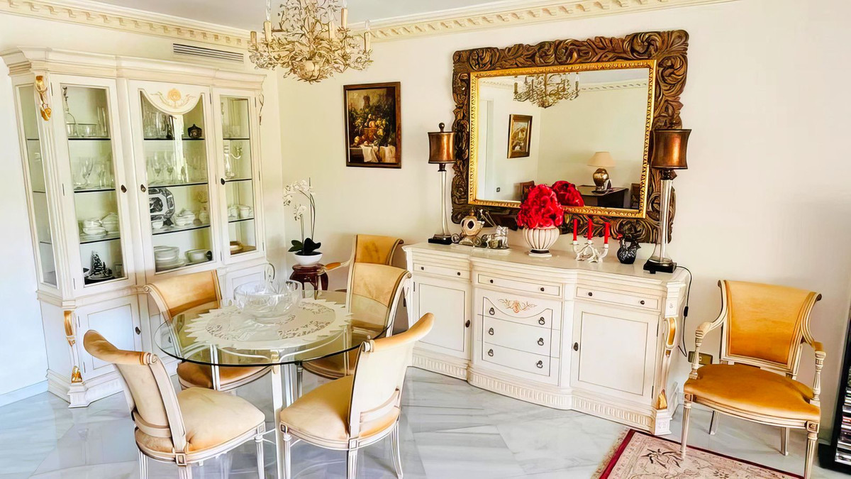 3 Bed Apartment for sale in Marbella Costa Del Sol, Málaga, Spain