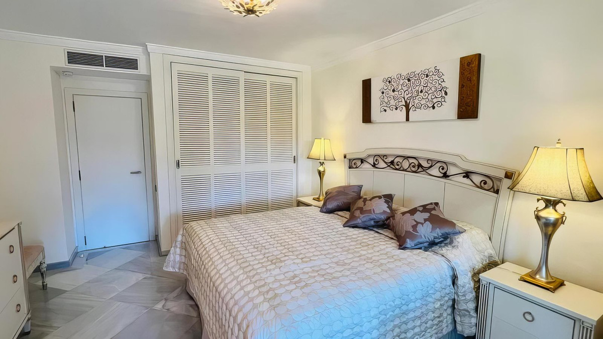 3 Bed Apartment for sale in Marbella Costa Del Sol, Málaga, Spain