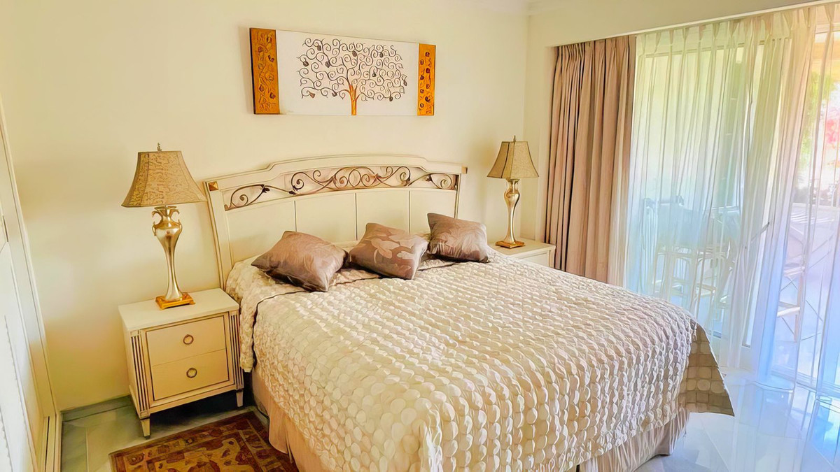 3 Bed Apartment for sale in Marbella Costa Del Sol, Málaga, Spain