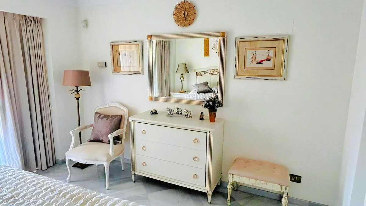 3 Bed Apartment for sale in Marbella Costa Del Sol, Málaga, Spain