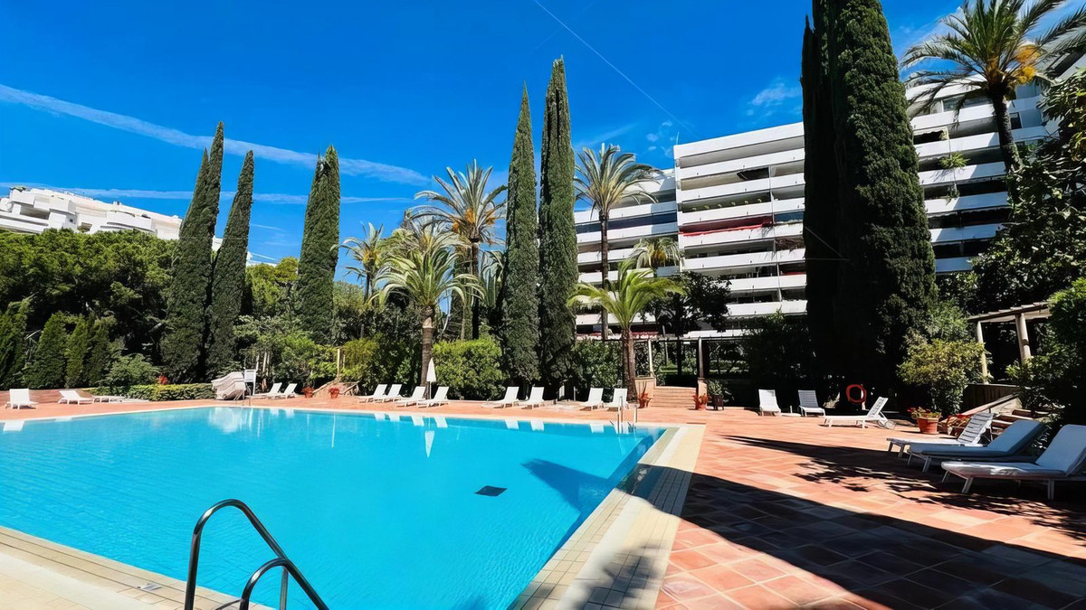 3 Bed Apartment for sale in Marbella Costa Del Sol, Málaga, Spain