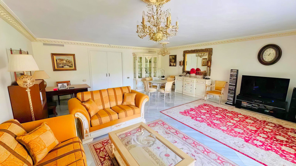 3 Bed Apartment for sale in Marbella Costa Del Sol, Málaga, Spain