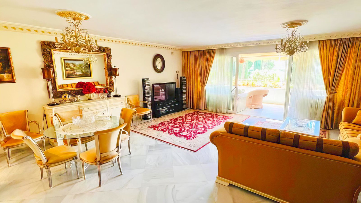 3 Bed Apartment for sale in Marbella Costa Del Sol, Málaga, Spain