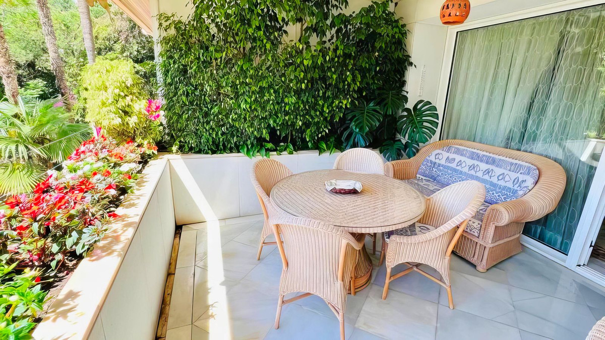 3 Bed Apartment for sale in Marbella Costa Del Sol, Málaga, Spain