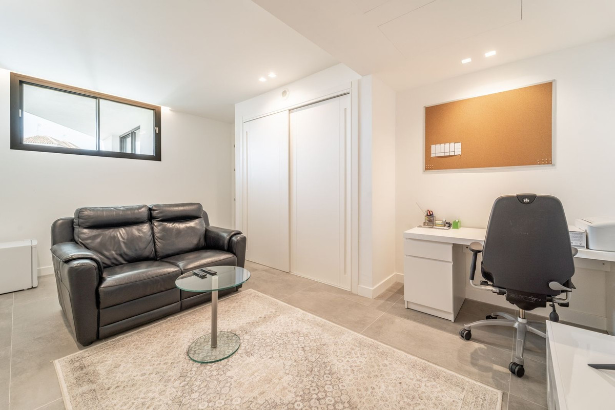 4 Bed Townhouse for sale in Benalmadena Costa Costa Del Sol, Málaga, Spain