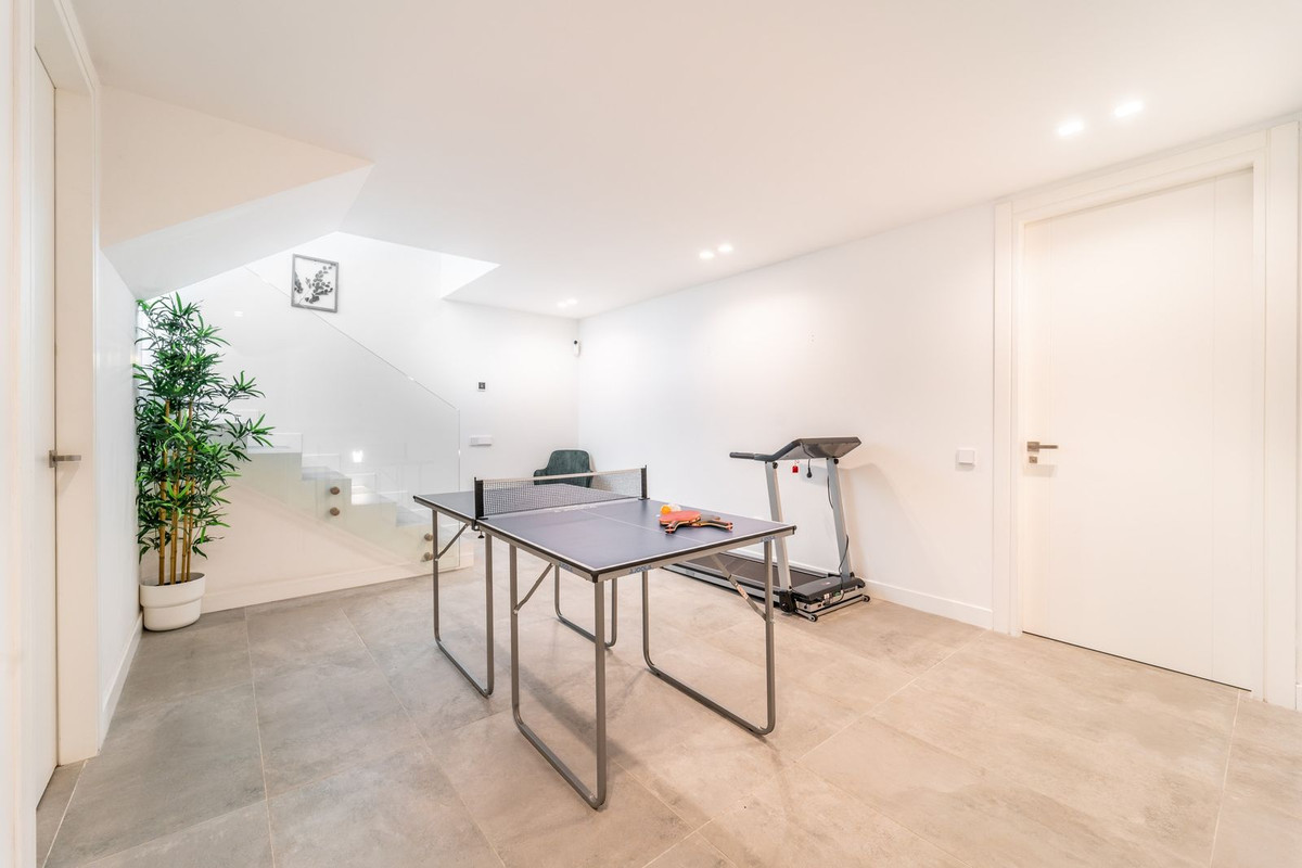 4 Bed Townhouse for sale in Benalmadena Costa Costa Del Sol, Málaga, Spain