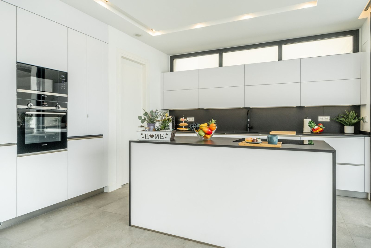 4 Bed Townhouse for sale in Benalmadena Costa Costa Del Sol, Málaga, Spain