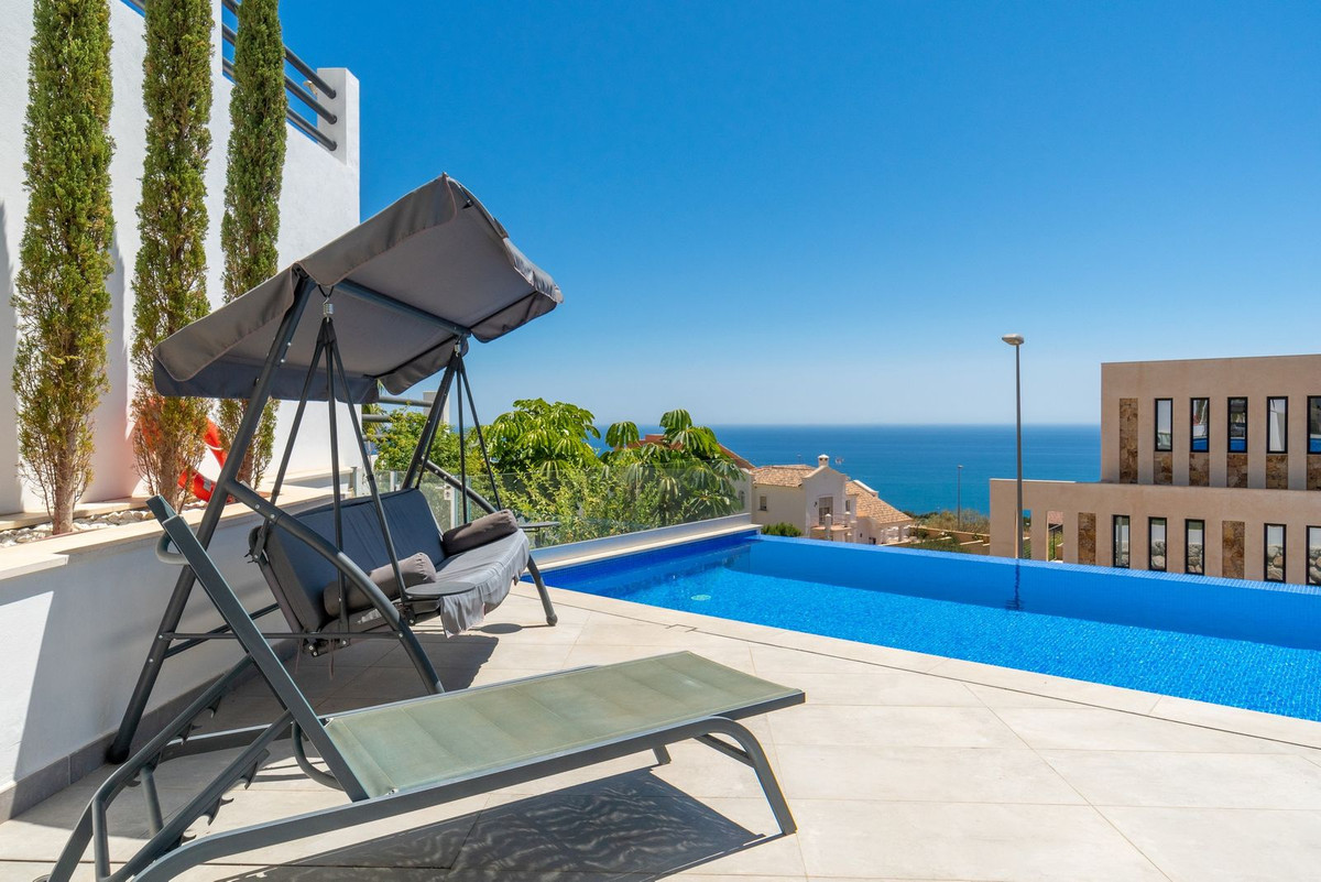 4 Bed Townhouse for sale in Benalmadena Costa Costa Del Sol, Málaga, Spain