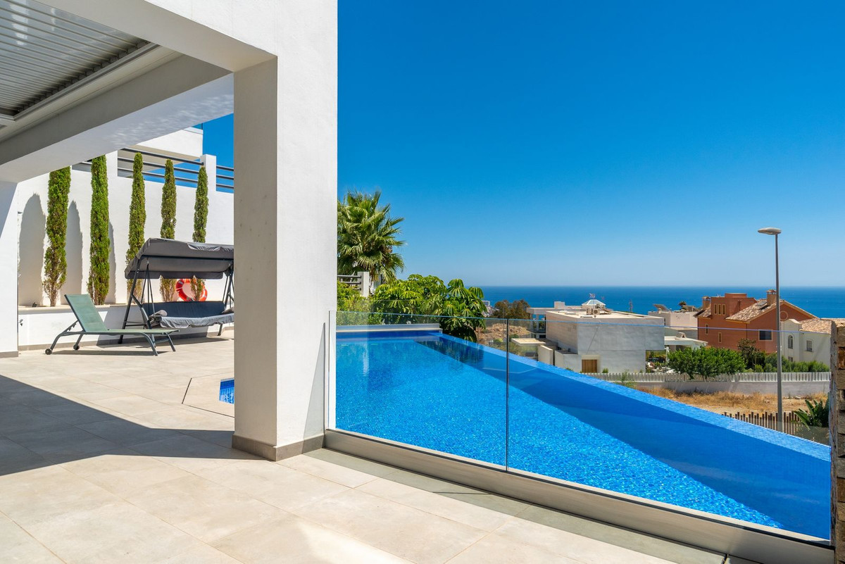 4 Bed Townhouse for sale in Benalmadena Costa Costa Del Sol, Málaga, Spain