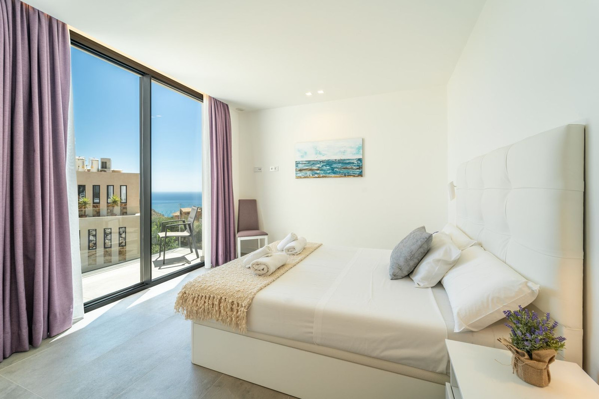 4 Bed Townhouse for sale in Benalmadena Costa Costa Del Sol, Málaga, Spain