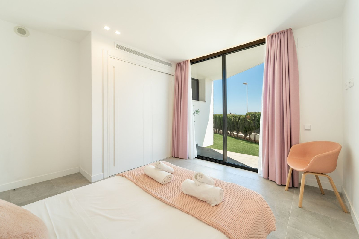 4 Bed Townhouse for sale in Benalmadena Costa Costa Del Sol, Málaga, Spain