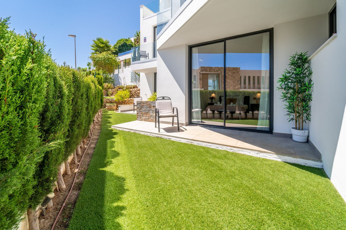4 Bed Townhouse for sale in Benalmadena Costa Costa Del Sol, Málaga, Spain