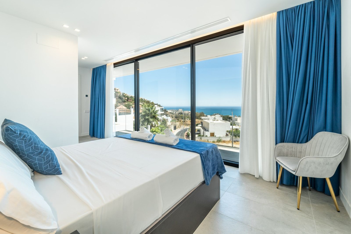 4 Bed Townhouse for sale in Benalmadena Costa Costa Del Sol, Málaga, Spain