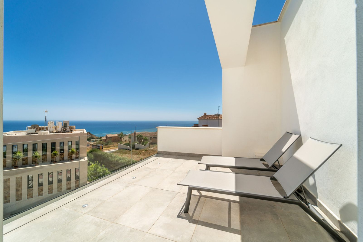 4 Bed Townhouse for sale in Benalmadena Costa Costa Del Sol, Málaga, Spain