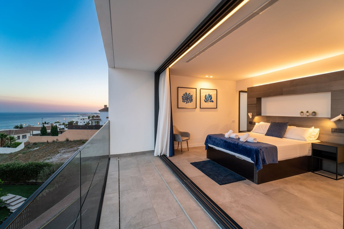 4 Bed Townhouse for sale in Benalmadena Costa Costa Del Sol, Málaga, Spain