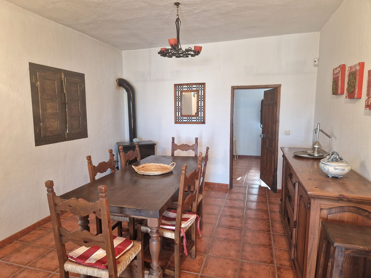3 Bed Townhouse for sale in Pizarra Costa Del Sol, Málaga, Spain
