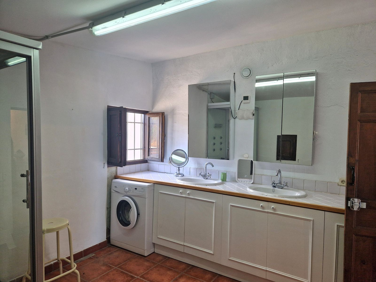 3 Bed Townhouse for sale in Pizarra Costa Del Sol, Málaga, Spain