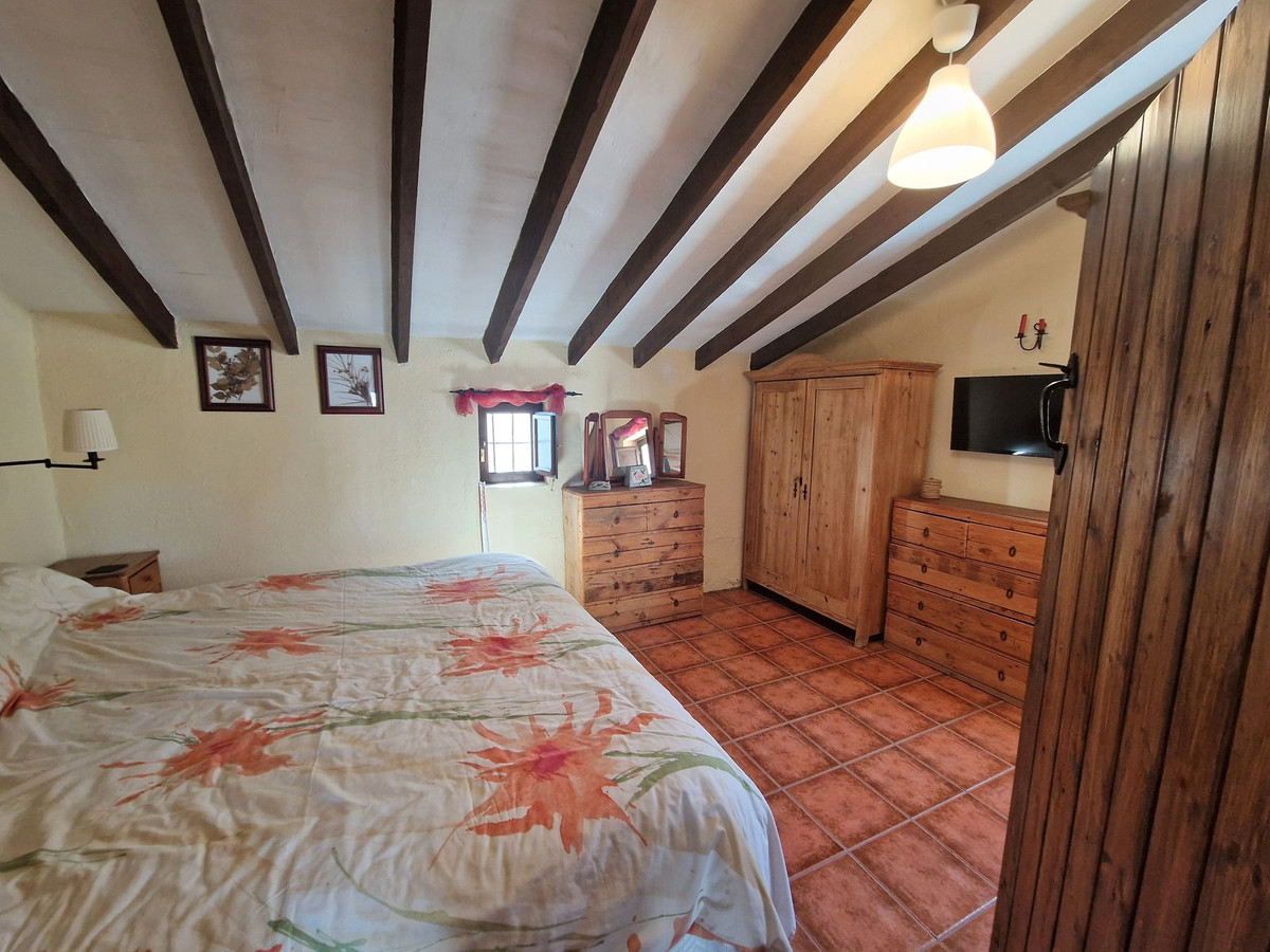 3 Bed Townhouse for sale in Pizarra Costa Del Sol, Málaga, Spain