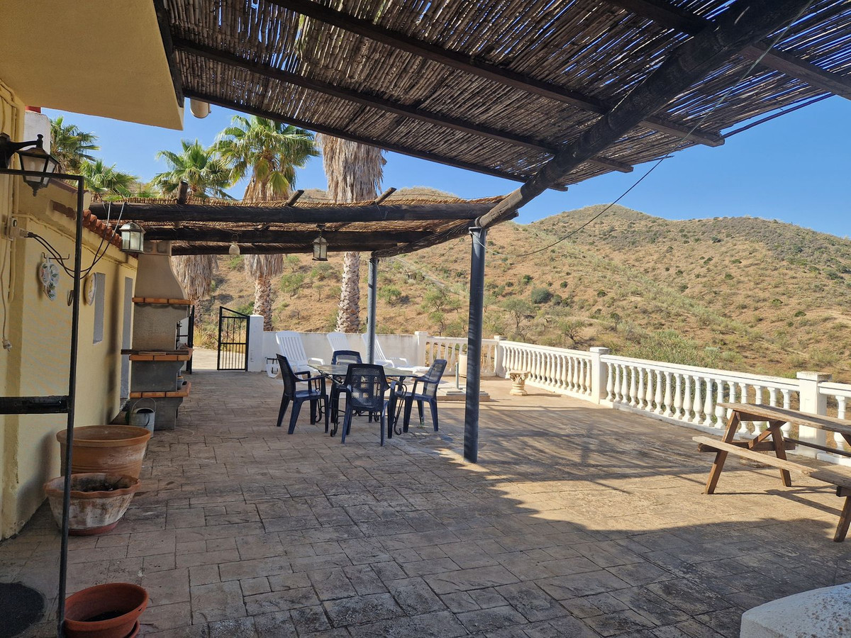 3 Bed Townhouse for sale in Pizarra Costa Del Sol, Málaga, Spain