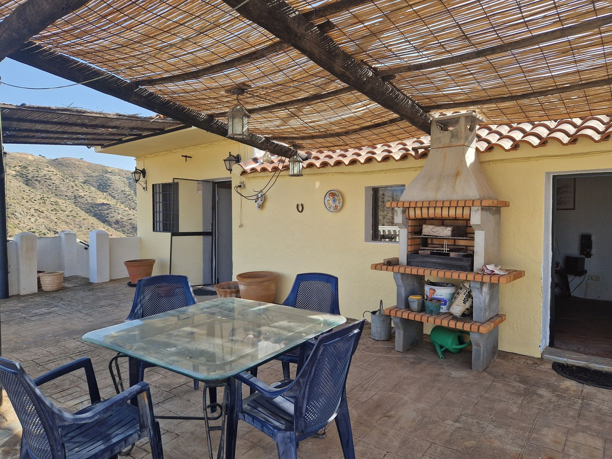 3 Bed Townhouse for sale in Pizarra Costa Del Sol, Málaga, Spain