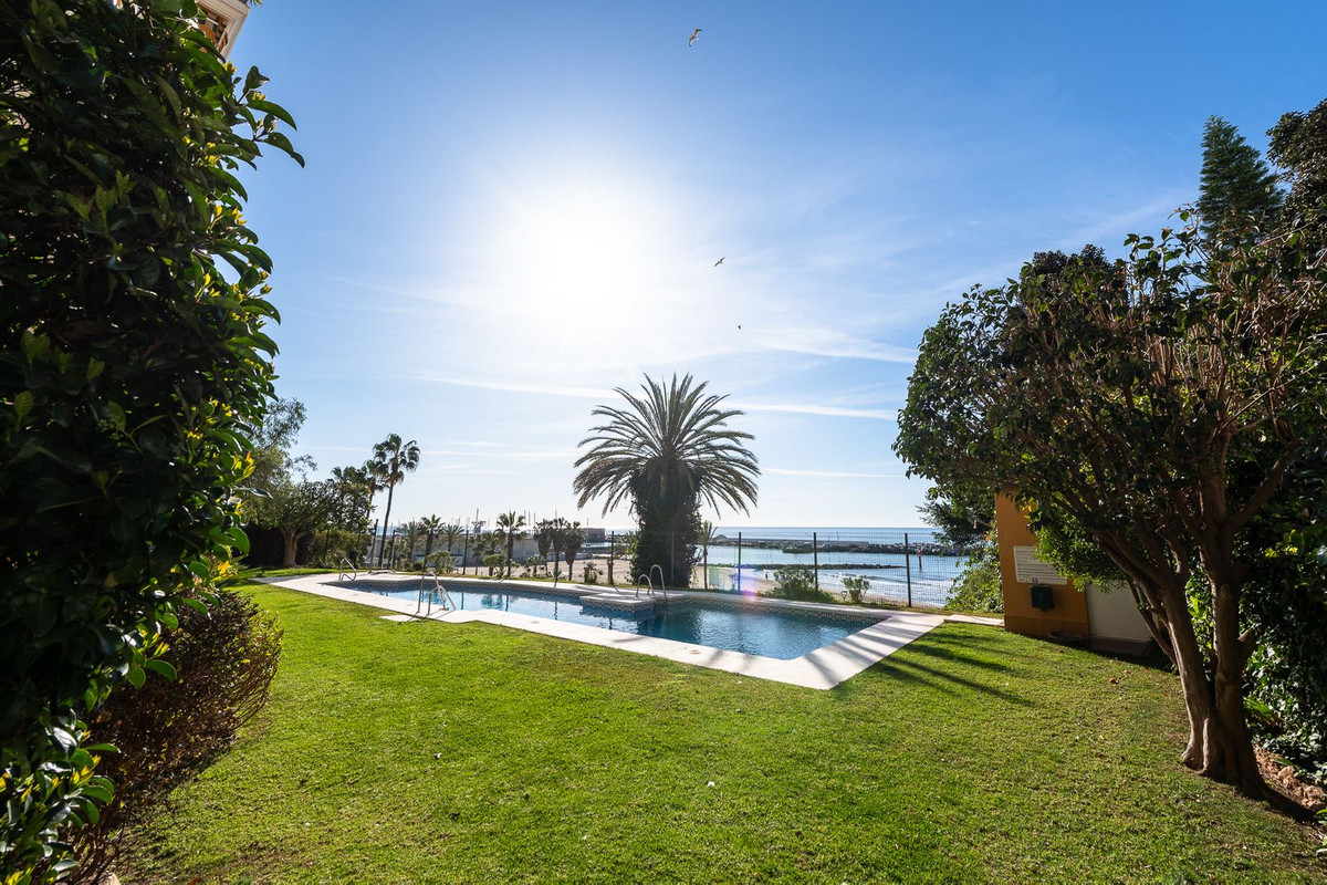 3 Bed Apartment for sale in Marbella Costa Del Sol, Málaga, Spain