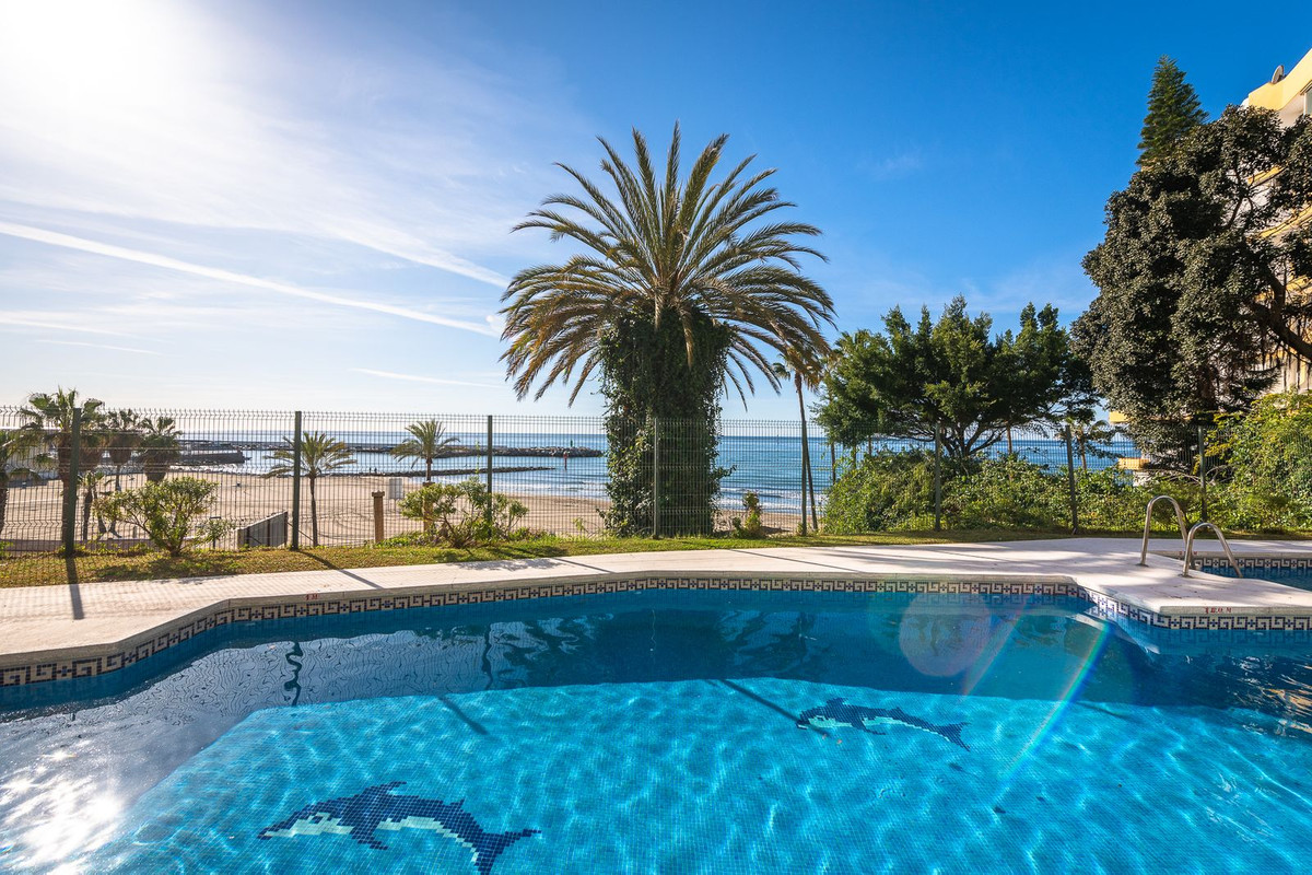 3 Bed Apartment for sale in Marbella Costa Del Sol, Málaga, Spain
