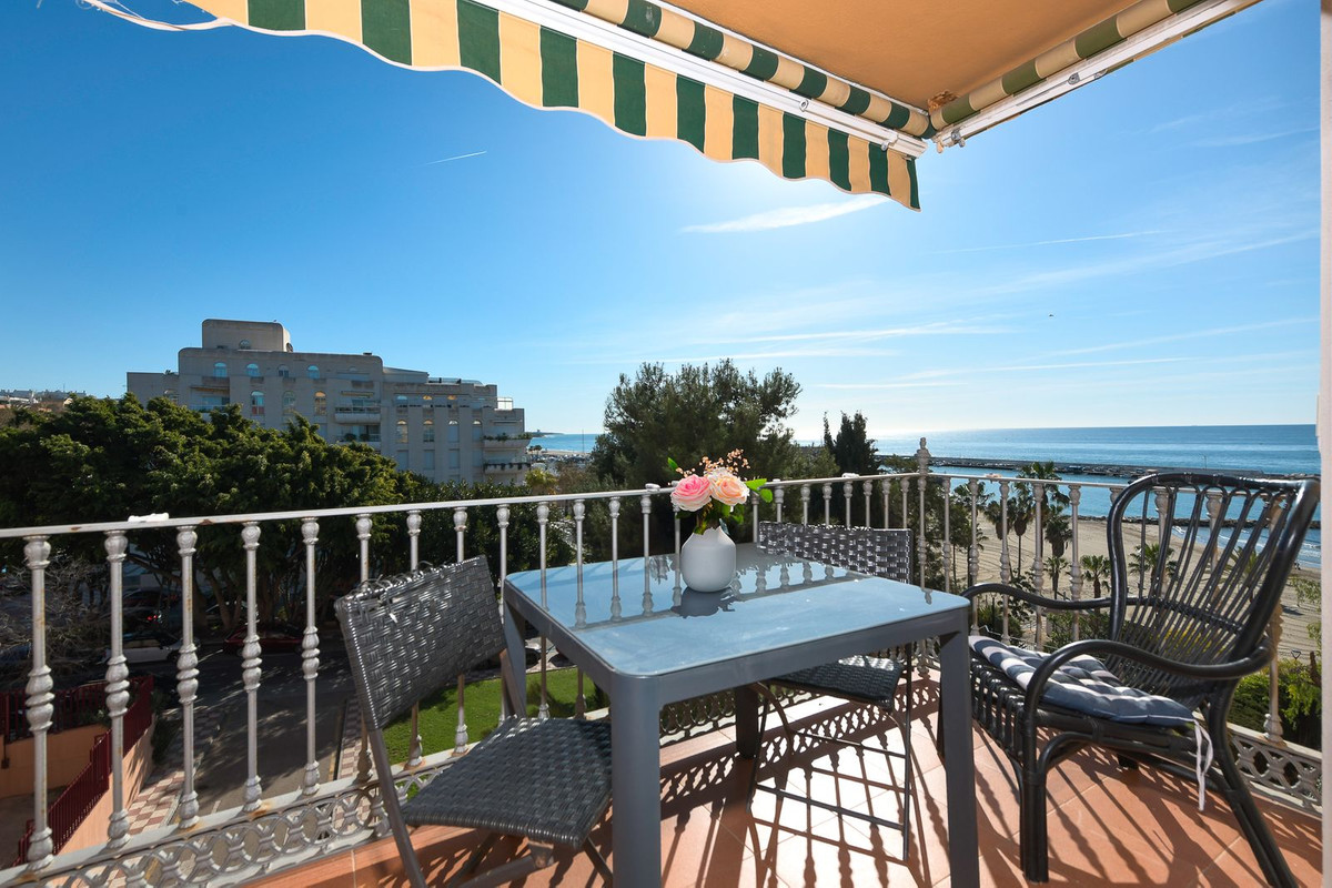 3 Bed Apartment for sale in Marbella Costa Del Sol, Málaga, Spain