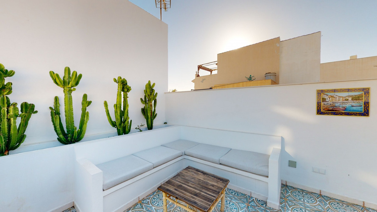 2 Bed Townhouse for sale in Caleta De Vélez Costa Del Sol East, Málaga, Spain