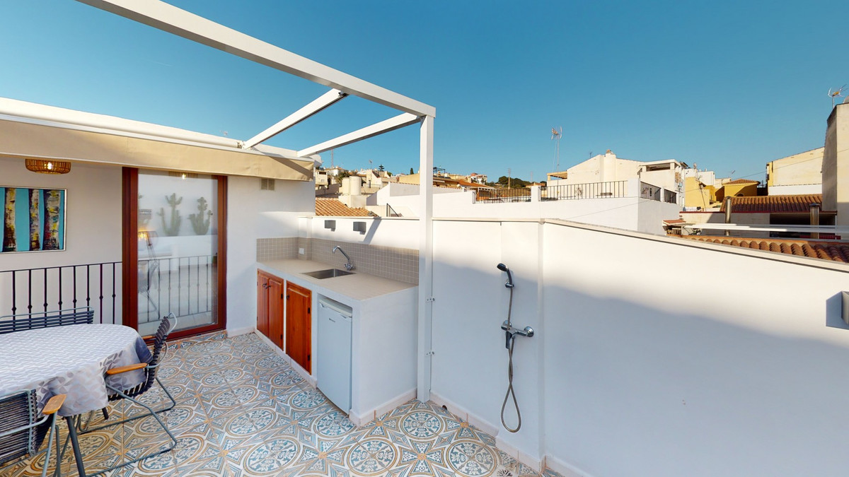 2 Bed Townhouse for sale in Caleta De Vélez Costa Del Sol East, Málaga, Spain