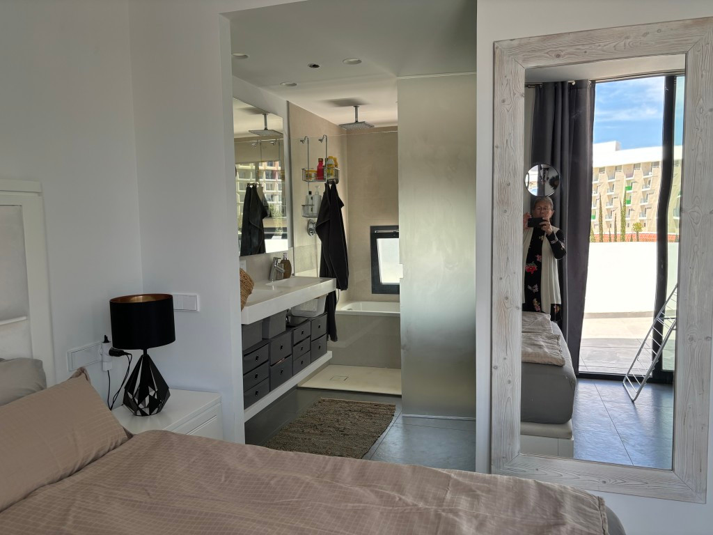 2 Bed Apartment for sale in Higueron Costa Del Sol, Málaga, Spain