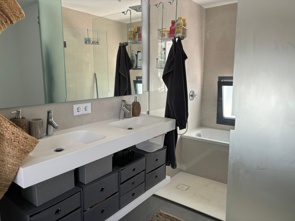 2 Bed Apartment for sale in Higueron Costa Del Sol, Málaga, Spain
