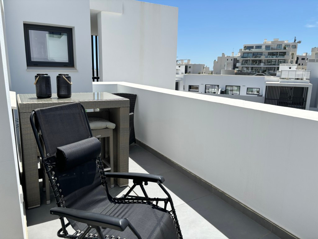 2 Bed Apartment for sale in Higueron Costa Del Sol, Málaga, Spain